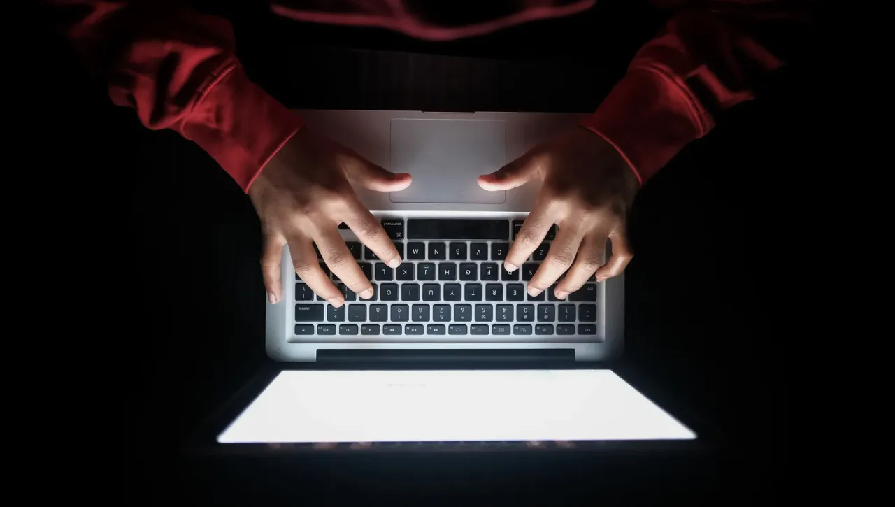 Wyciek danych w firmie. Jak ubezpieczenie cyber może pomóc ograniczyć straty_